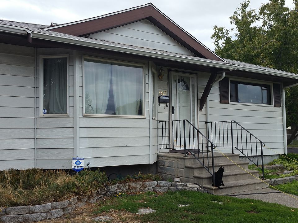 Front of house bay window