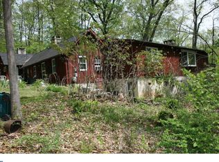 1517 Swamp Creek Rd, Pennsburg, PA 18073