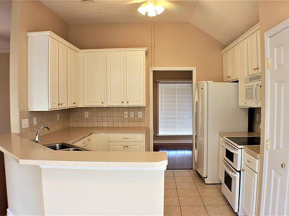 5th image of 9221 Silverberry Ct