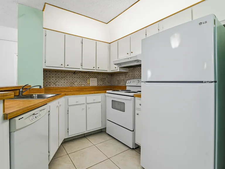 7535 S Oriole Blvd #108 — Photo 8
