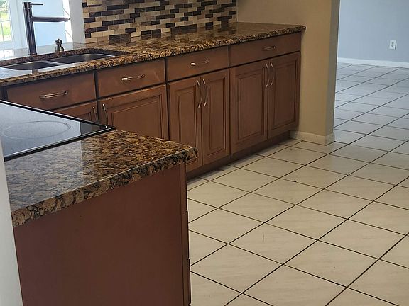 2nd image of 1800 NE 40th Ct APT 206
