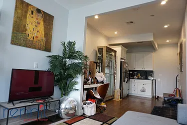 Rented by Rennit Inc.