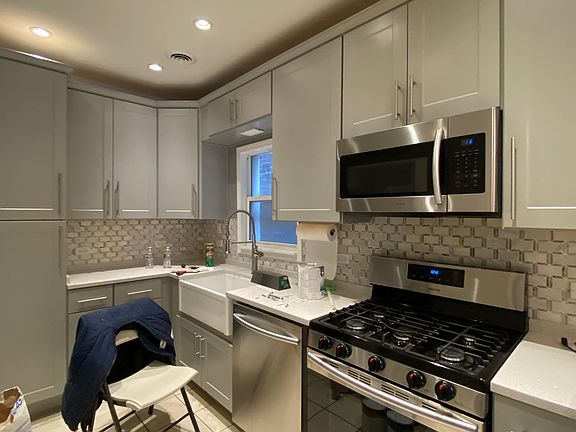 5th image of 3130 N Kedzie Ave APT 1