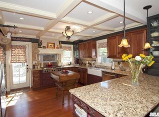 115 Udall Rd, West Islip, NY 11795