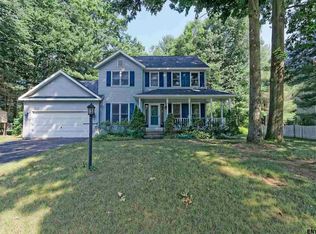 121 Country Walk Rd, Schenectady, NY 12306