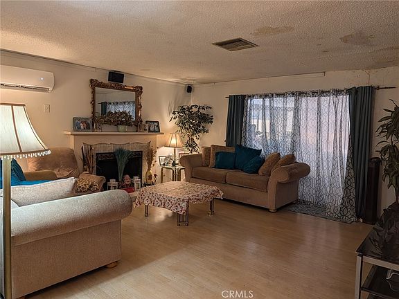 5th image of 10883 Vinedale St
