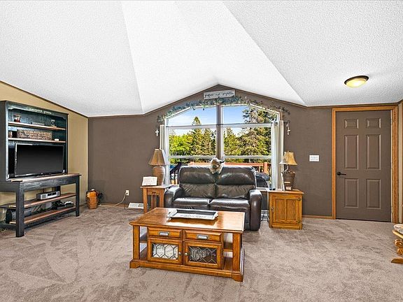 2nd image of 809 Scenic Dr