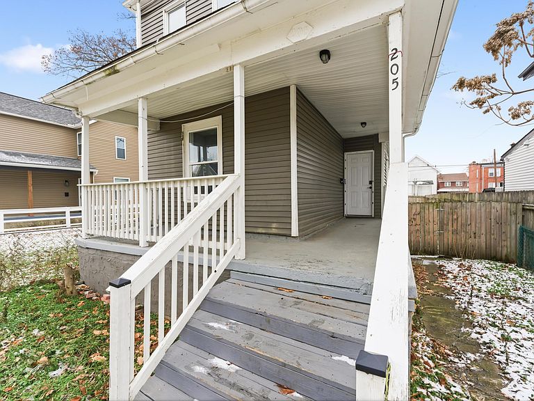 Listing photo 4