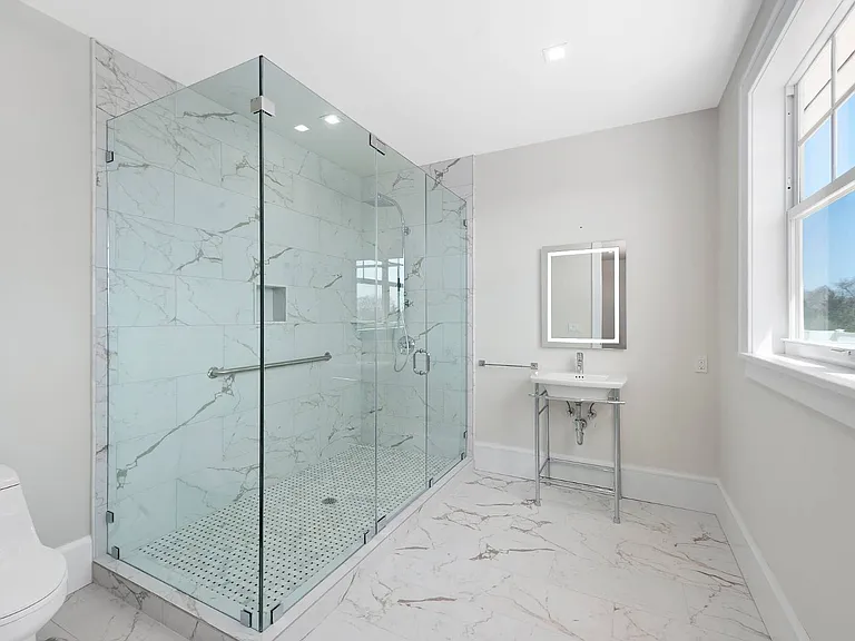 127 Greenleaf Ln — Photo 17