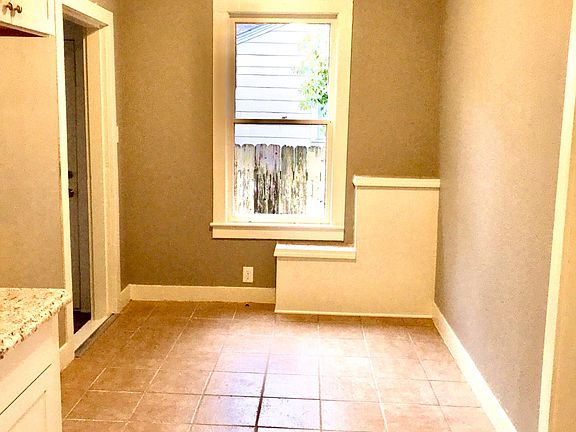 5th image of 211 E McCormick St