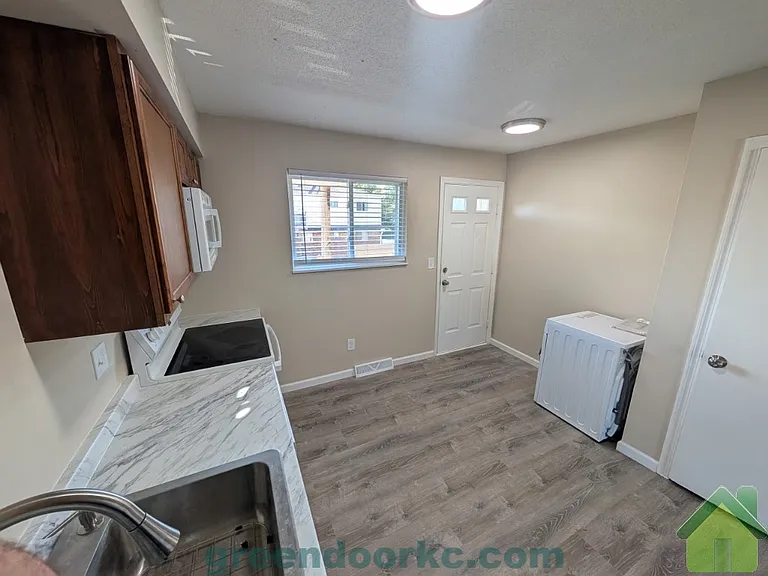 501 S Scott Ave #A — Photo 9