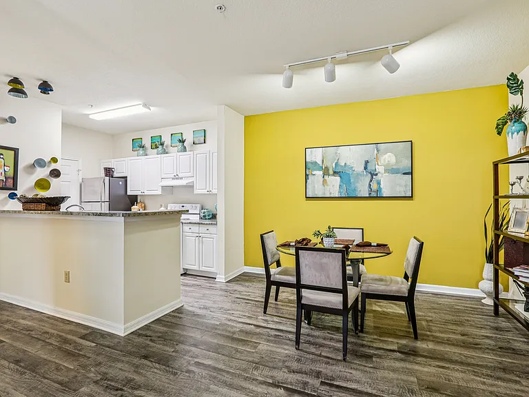 The Arbor Walk Apartments — Photo 9
