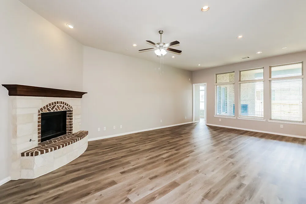 3 bed, 2.5 bath, 2612 sqft, $3,005 — Photo 4