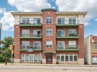 5128 W Bluemound Rd #402, Milwaukee, WI 53226