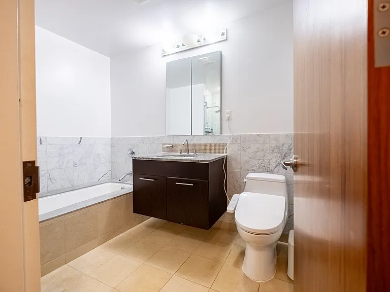 261 W 28th St #2D — Photo 8