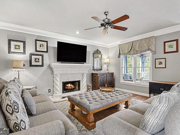 5th image of 5995 Lake Windsor Pkwy