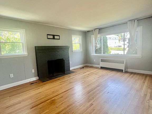 3rd image of 80 Putman Ave APT 1