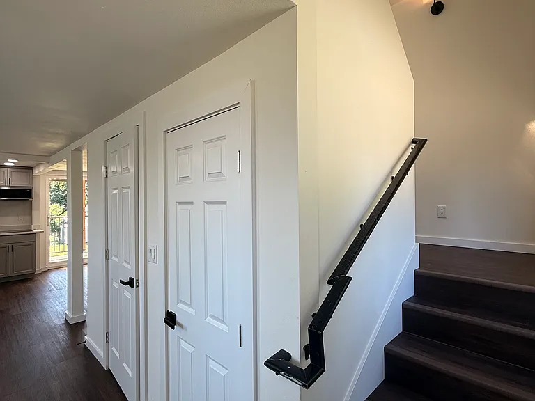 725 E Magnolia Ave #B — Photo 6