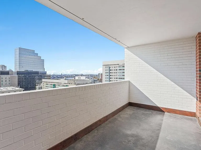 8 Whittier Pl #21G — Photo 7