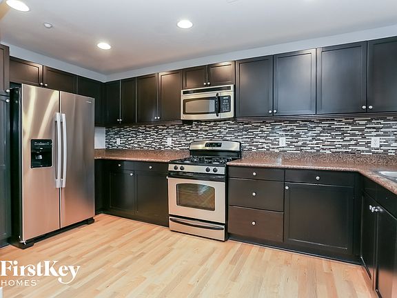 4th image of 8937 Amy Olivia Ave