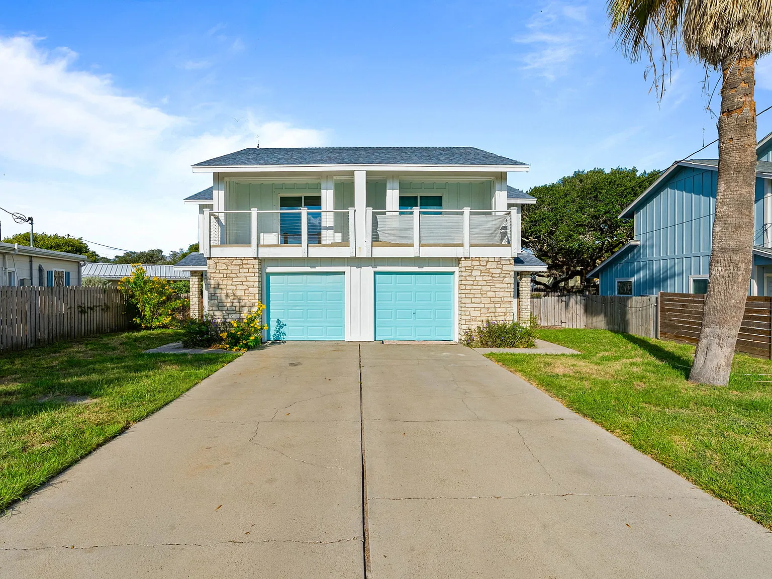 2 bed, 1.5 bath, 1140 sqft, $1,700 — Photo 1