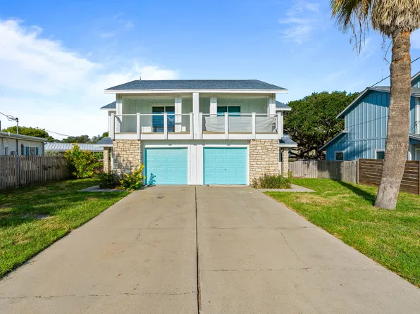 1015 N Allen St #A, Rockport, TX 78382