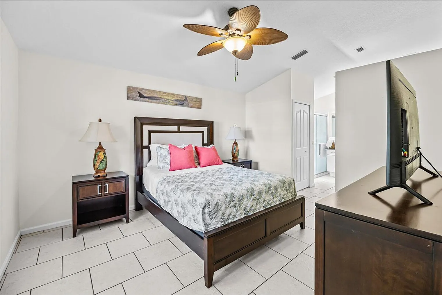 3 bed, 2.0 bath, $7,335 — Photo 4