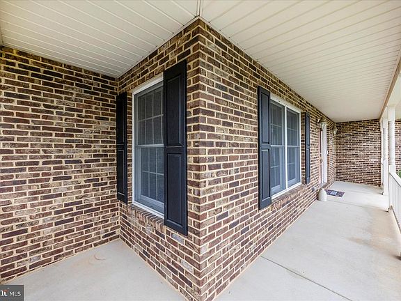 5th image of 19138 Olde Waterford Rd