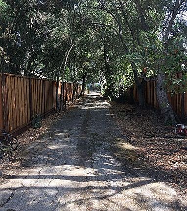 175 ft driveway facing south