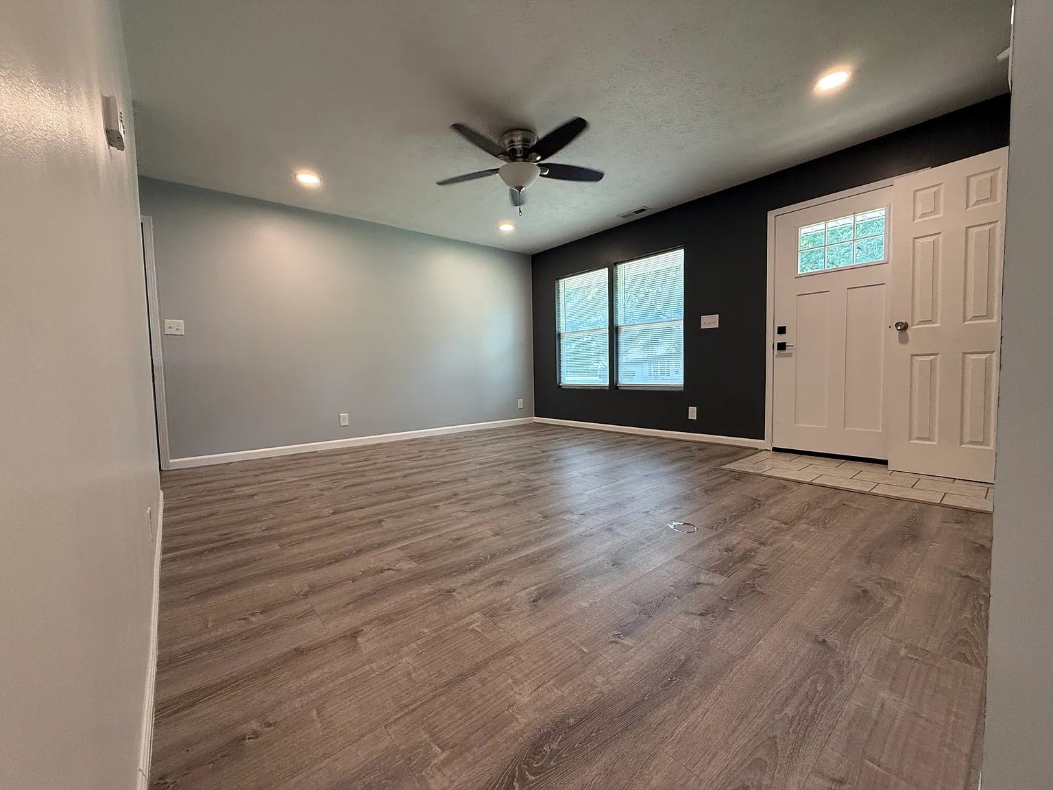 3 bed, 1008 sqft, $1,300 — Photo 3