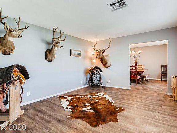 4th image of 6425 W El Campo Grande Ave