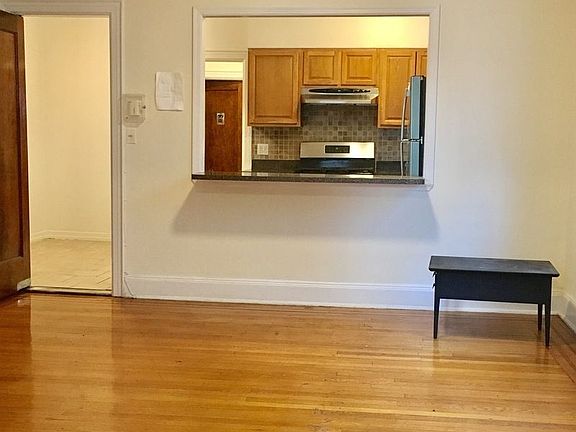 4th image of 33-29 29th St #1A