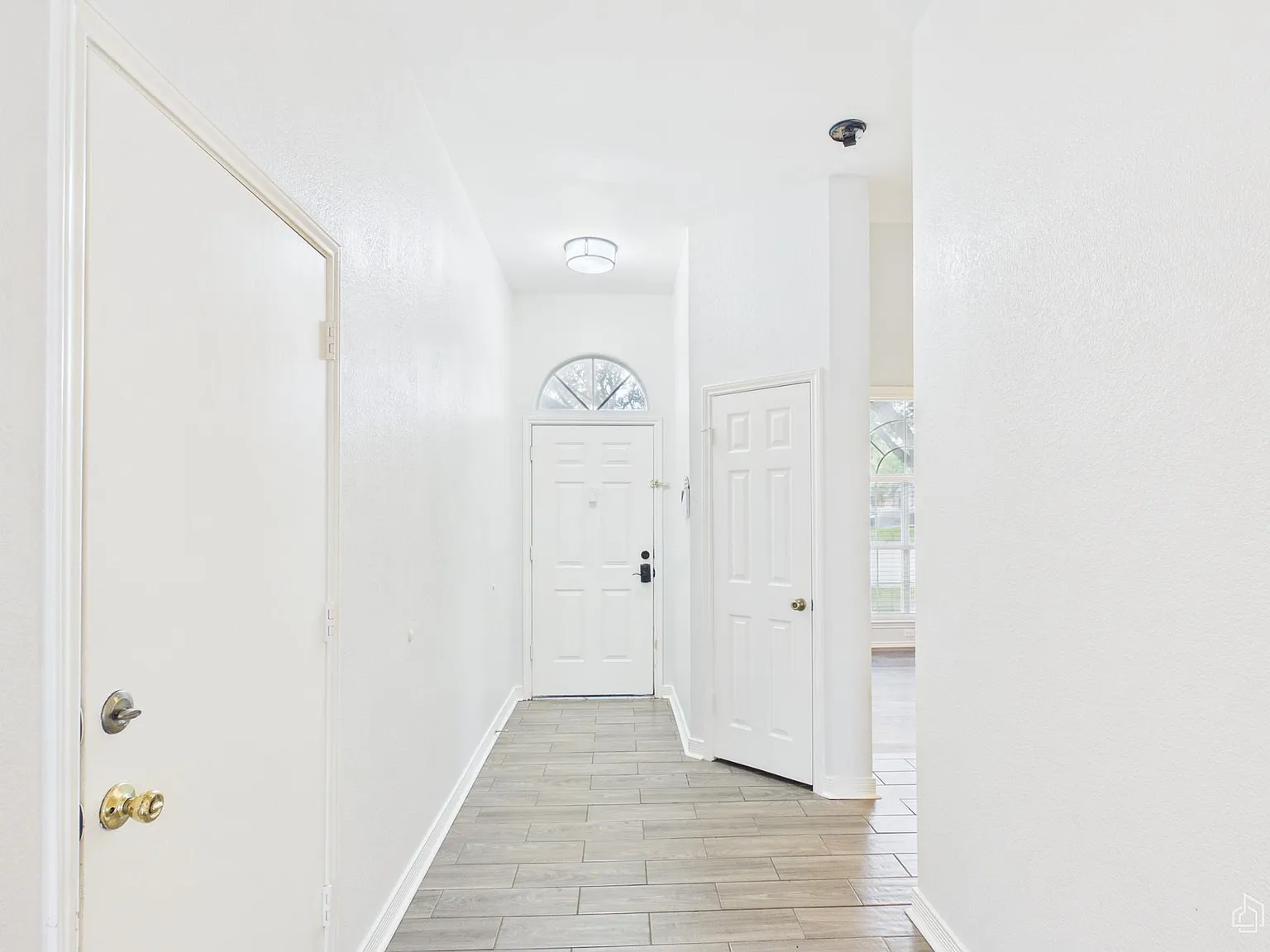 3 bed, 2.0 bath, 1559 sqft, $2,450 — Photo 3