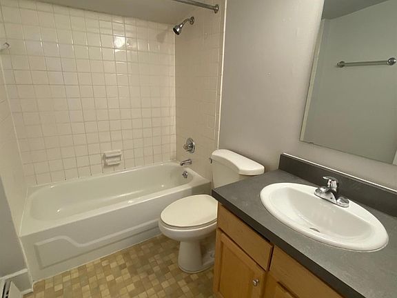 3rd image of 1324 Chapel St APT 5