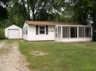10561 Nine Mile Rd, Whitmore Lake, MI 48189