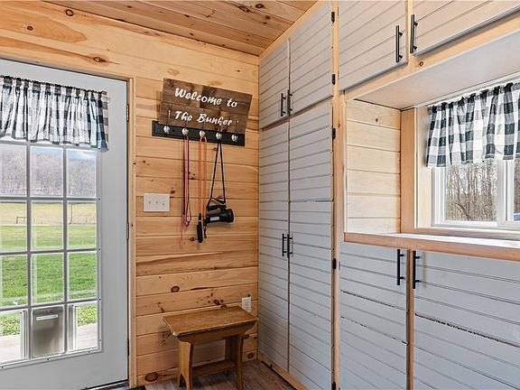 4th image of 2473 Bunker Hill Rd