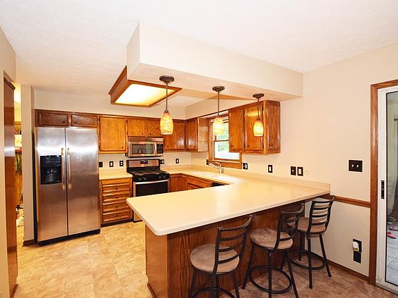 3rd image of 701 Mesa Verde Dr