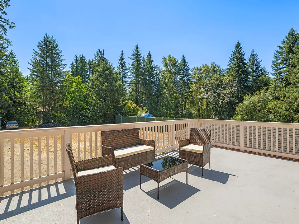 22225 NE Redmond Fall City Rd