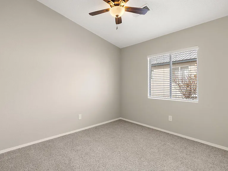 6136 Vaughn Dr NE — Photo 12