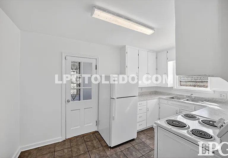 4124 Vermaas Ave — Photo 6