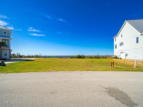 3rd image of 630 Fishermans Point