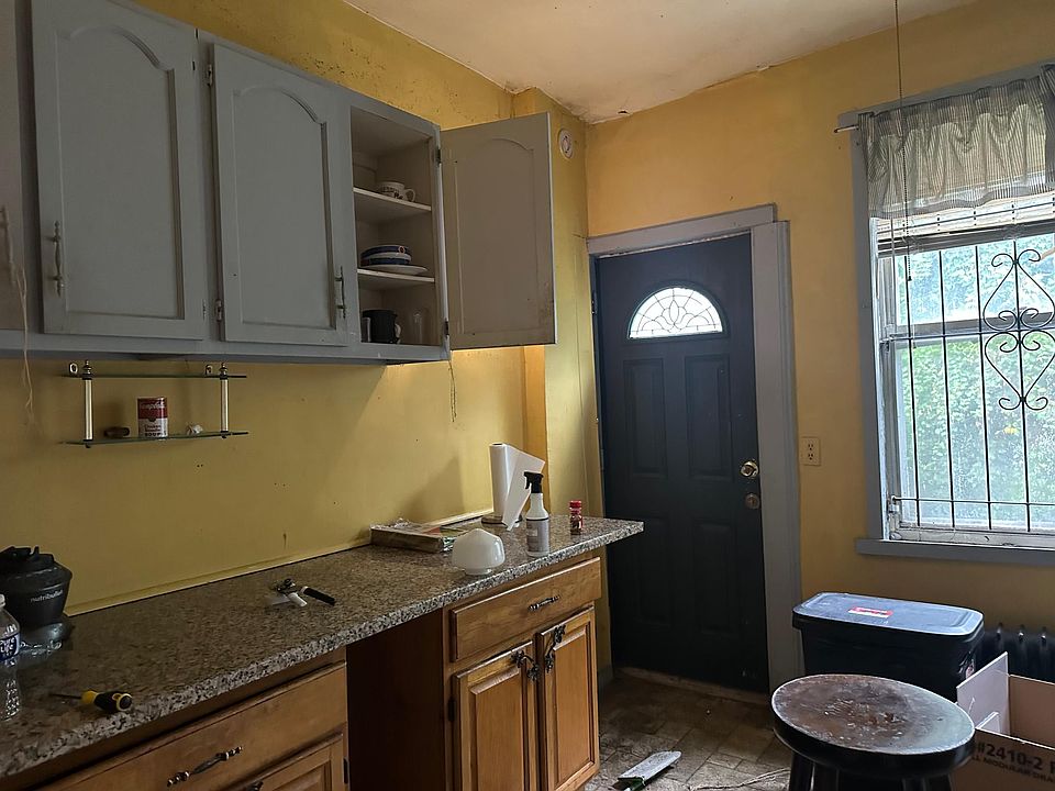 2nd image of 39 Farragut St