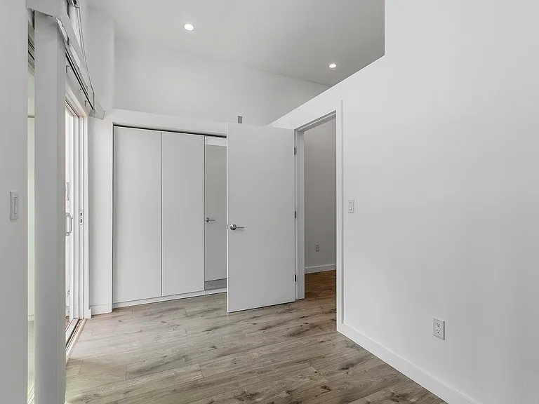 900 Wilshire Blvd #302 — Photo 3
