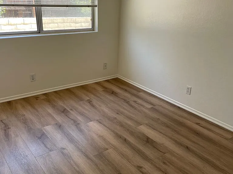 1869 Clearwater Dr — Photo 16