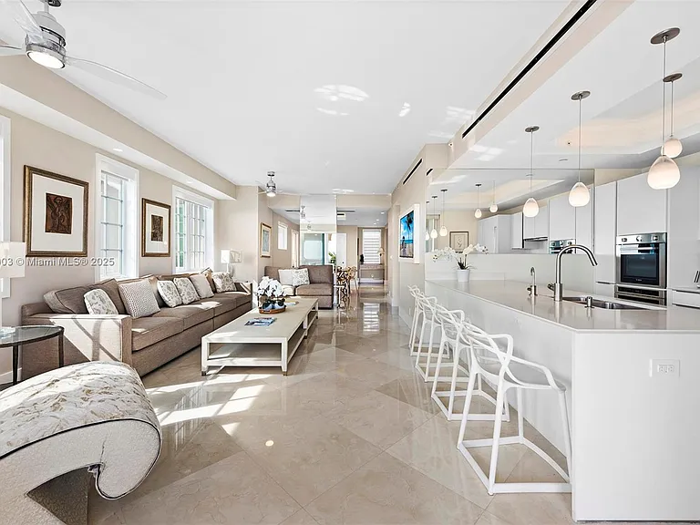19253 Fisher Island Dr #19253 — Photo 10