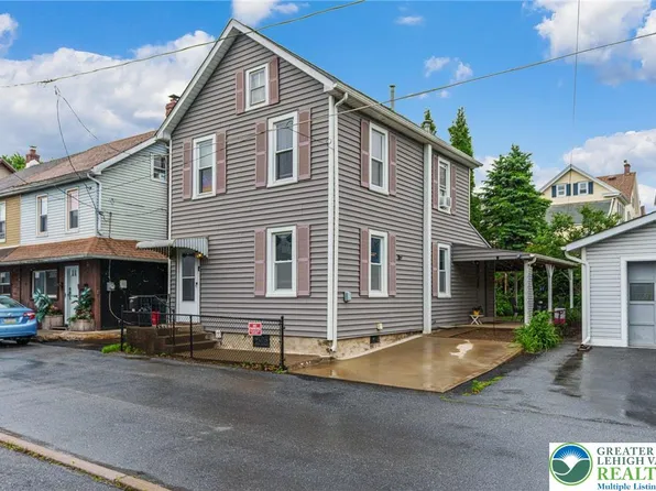 1137 Railroad St, Catasauqua, PA 18032