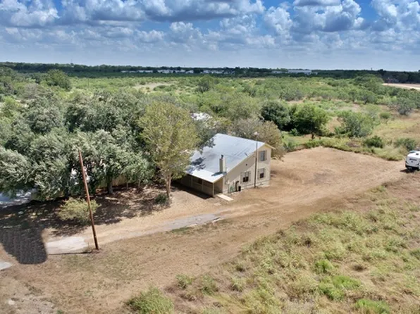 795 S State Highway 16, Jourdanton, TX 78026