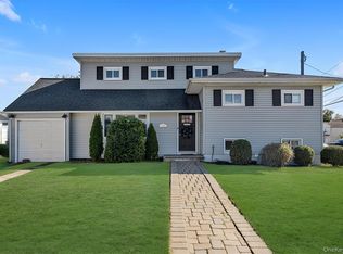 528 Carpenter Avenue, Oceanside, NY 11572