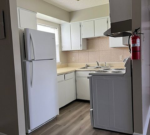 4th image of 106 W Pecan Rd #6A
