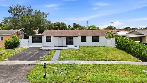 1060 SW 5th Ter Photo 1 1060 SW 5th Ter Photo 1